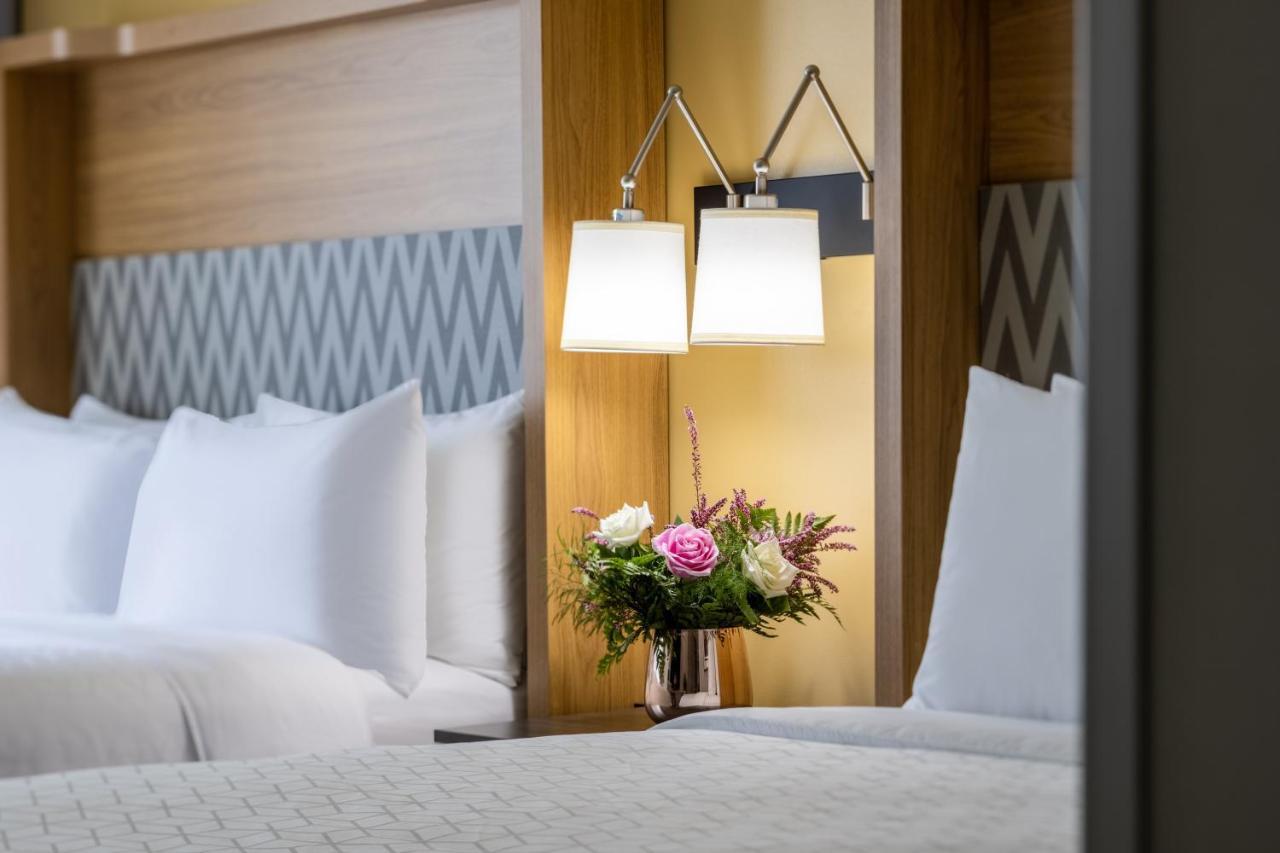 Holiday Inn - Long Island - Islip Arpt East By Ihg Holtsville Eksteriør billede